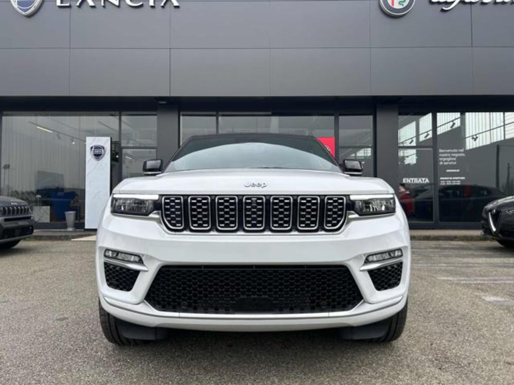 Jeep Grand Cherokee nuova a Vercelli (2)