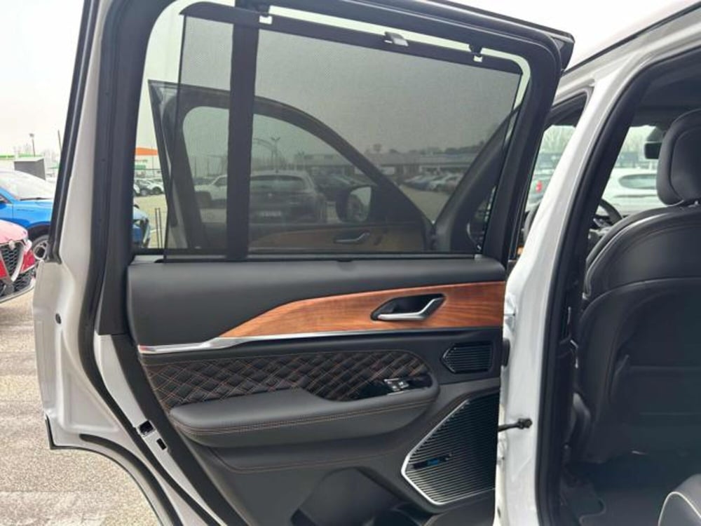 Jeep Grand Cherokee nuova a Vercelli (18)