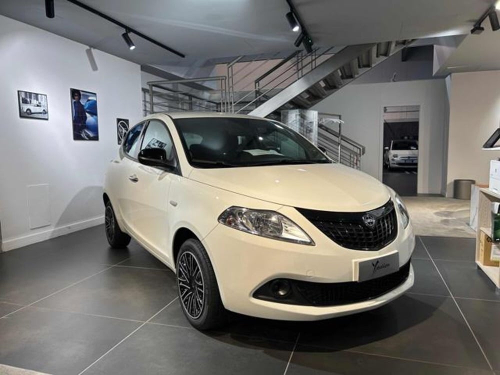 Lancia Ypsilon nuova a Vercelli