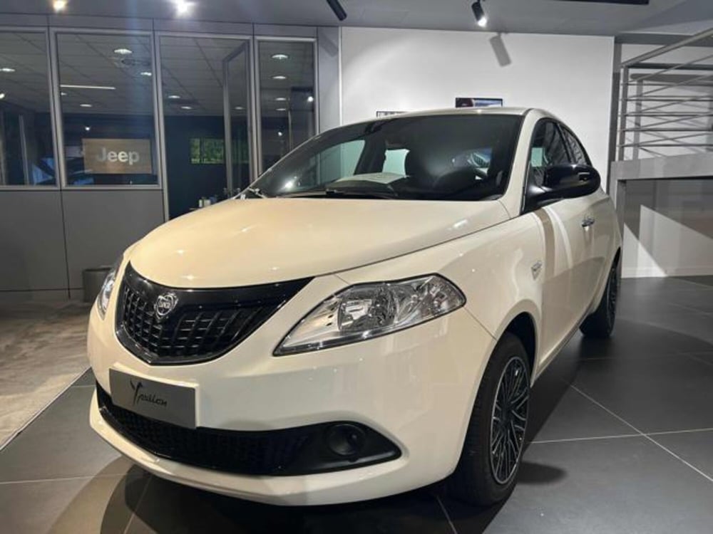 Lancia Ypsilon nuova a Vercelli (5)
