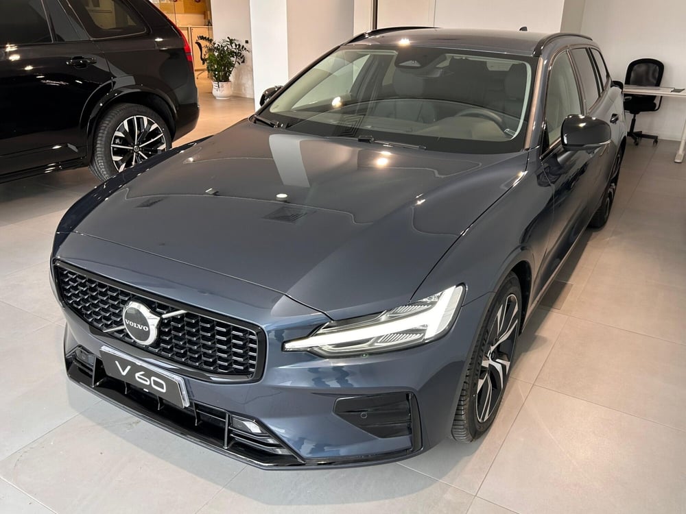 Volvo V60 nuova a Napoli