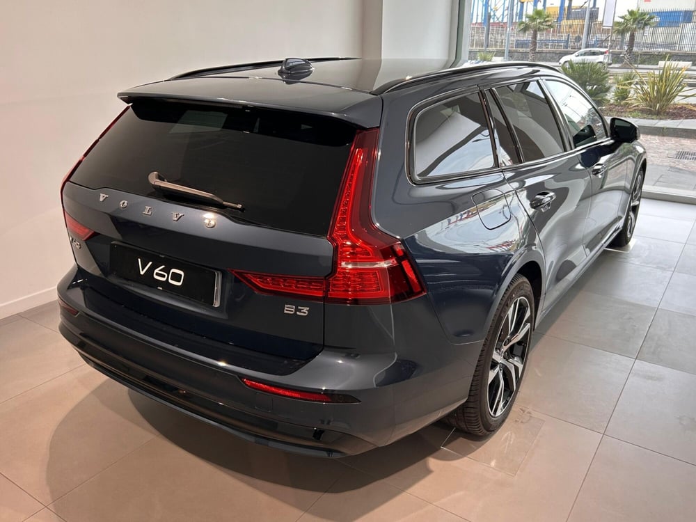 Volvo V60 nuova a Napoli (3)