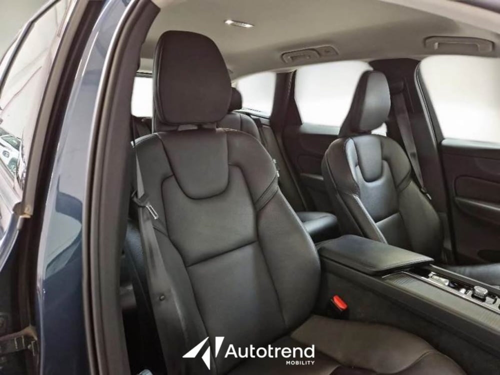 Volvo XC60 usata a Bari (4)
