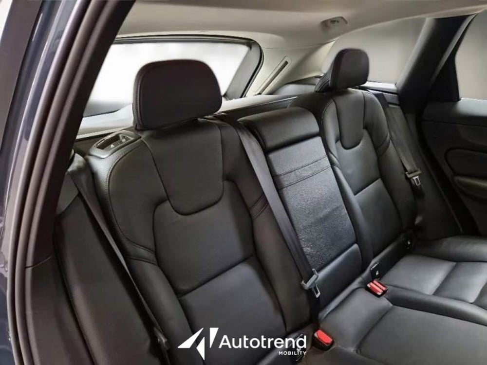Volvo XC60 usata a Bari (6)
