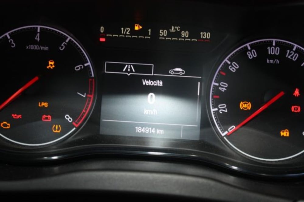 Opel Corsa Coupé usata a Viterbo (10)