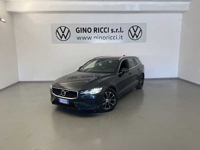 Volvo V60 D3 AWD Geartronic Momentum Business Pro del 2021 usata a Cesena