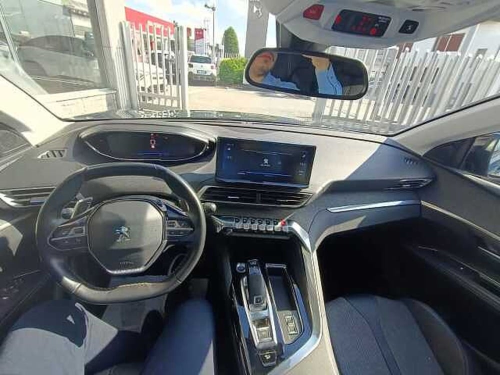 Peugeot 5008 usata a Milano (10)