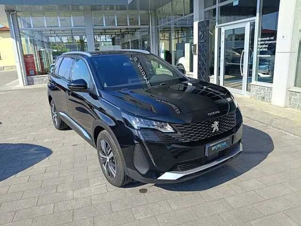 Peugeot 5008 usata a Milano