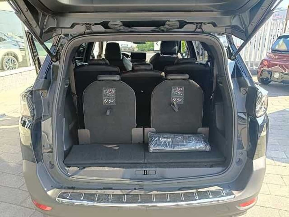 Peugeot 5008 usata a Milano (8)