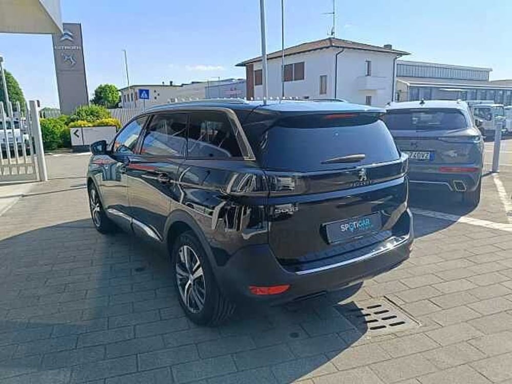 Peugeot 5008 usata a Milano (9)
