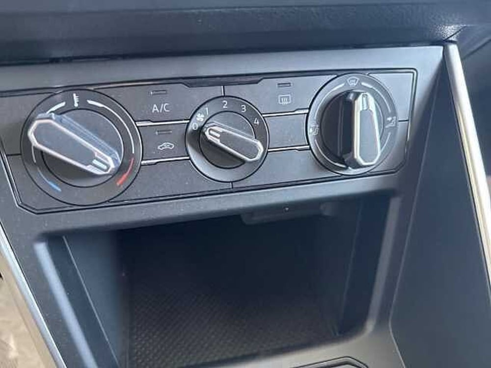 Volkswagen T-Roc usata a Napoli (18)