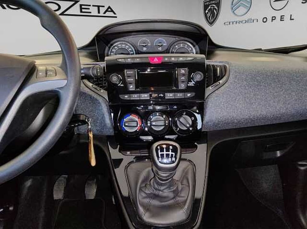 Lancia Ypsilon usata a Vibo Valentia (10)