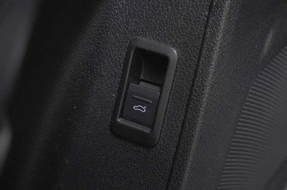 Audi Q3 Sportback usata a Como (18)