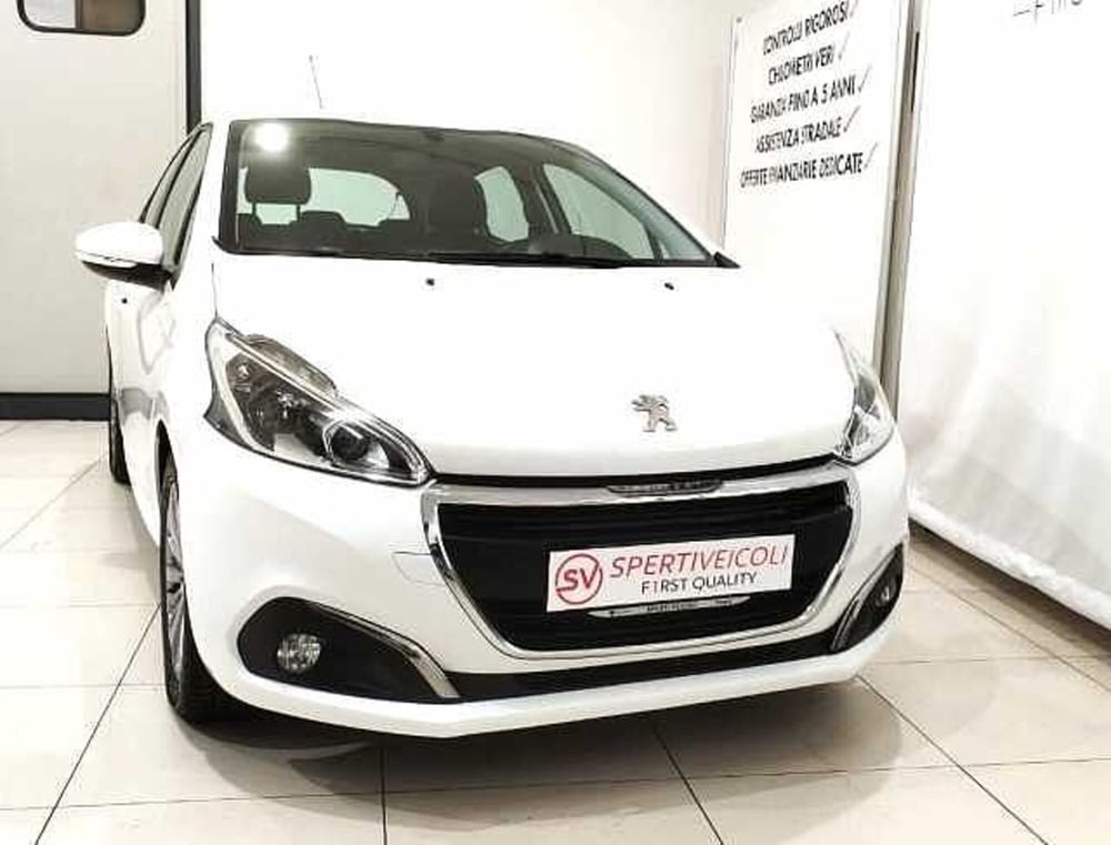 Peugeot 208 usata a Lecce