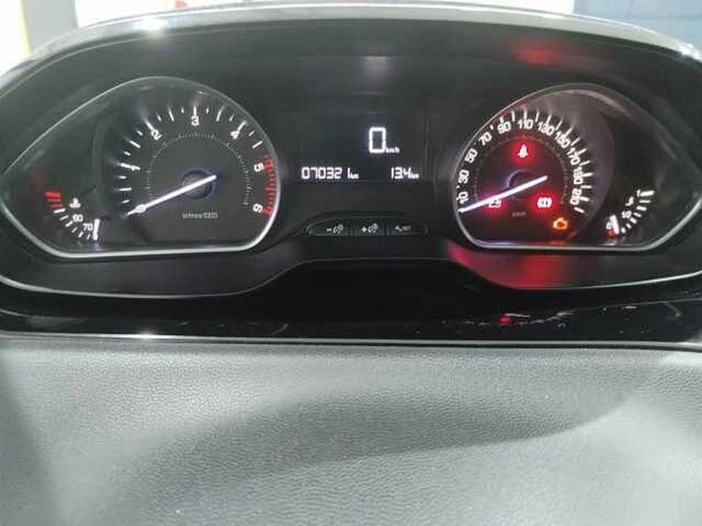 Peugeot 208 usata a Lecce (8)