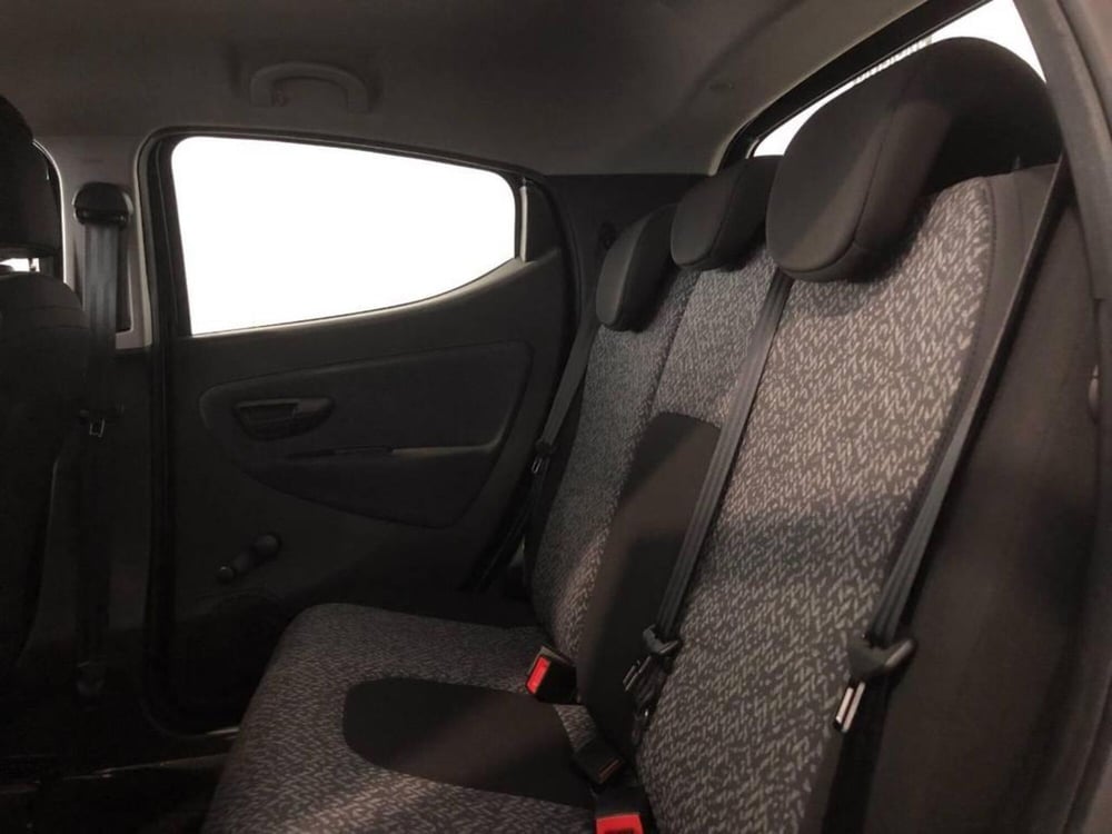 Lancia Ypsilon usata a Torino (12)