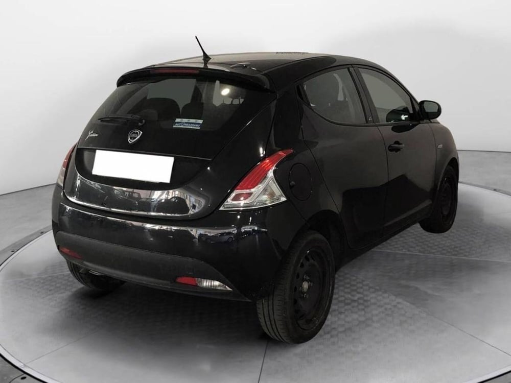Lancia Ypsilon usata a Torino (4)