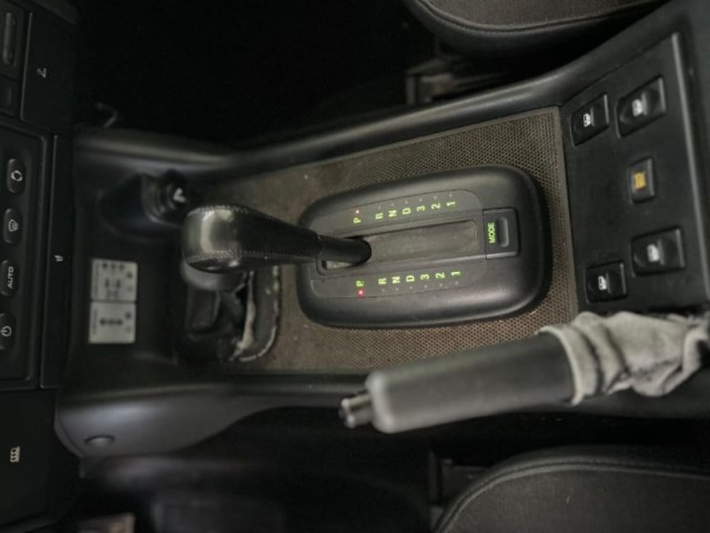 Land Rover Discovery usata a Modena (19)