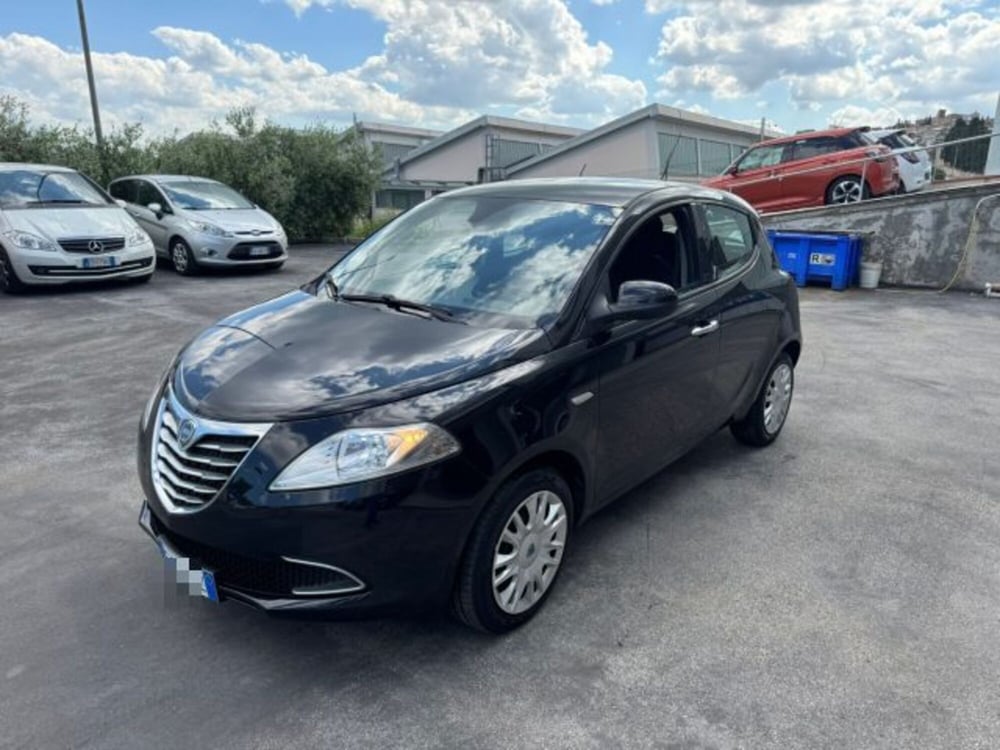 Lancia Ypsilon usata a Macerata