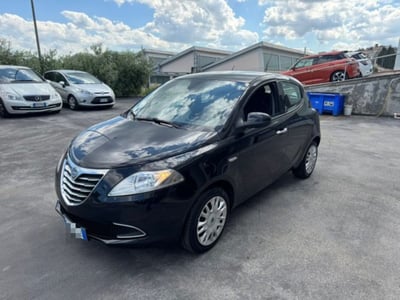 Lancia Ypsilon 1.2 69 CV 5 porte Silver del 2011 usata a Macerata