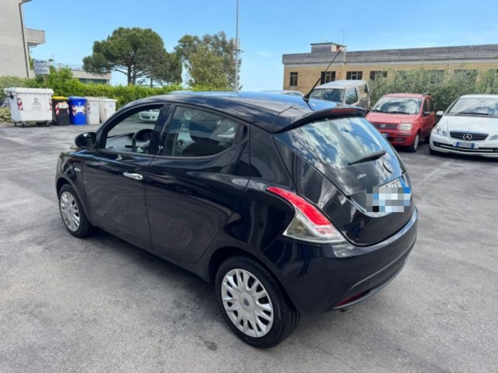 Lancia Ypsilon usata a Macerata (5)
