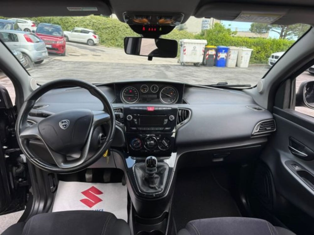 Lancia Ypsilon usata a Macerata (6)