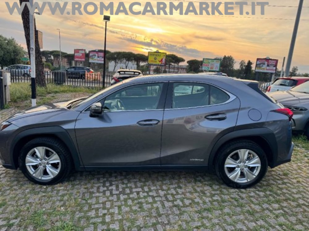 Lexus UX usata a Roma (7)