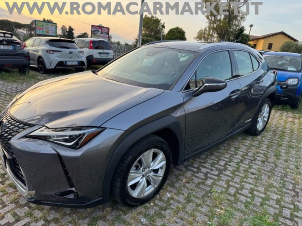 Lexus UX usata a Roma (8)