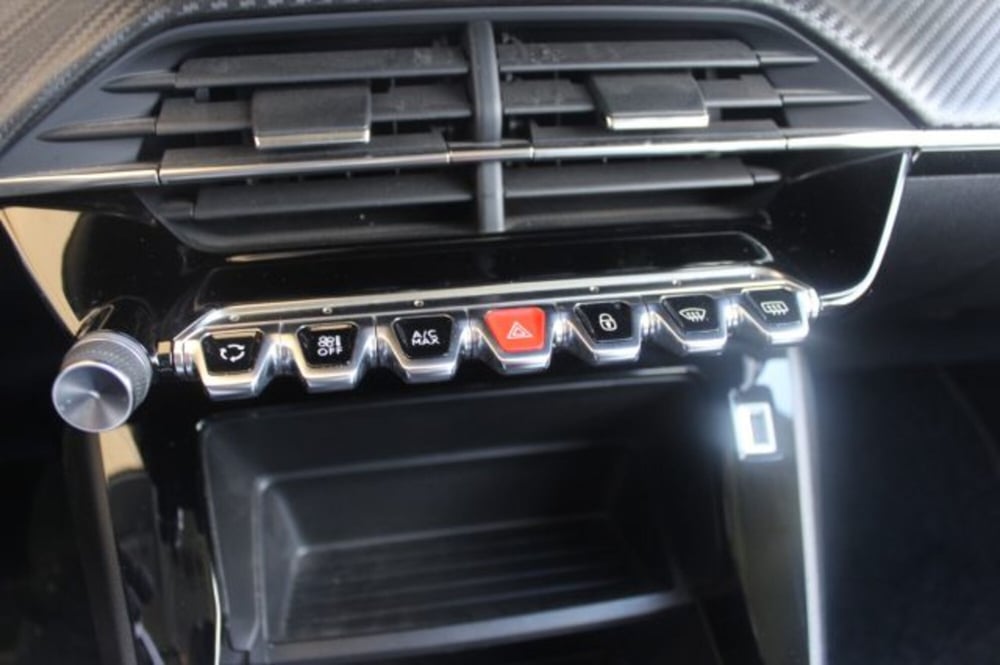 Peugeot 208 usata a Roma (15)