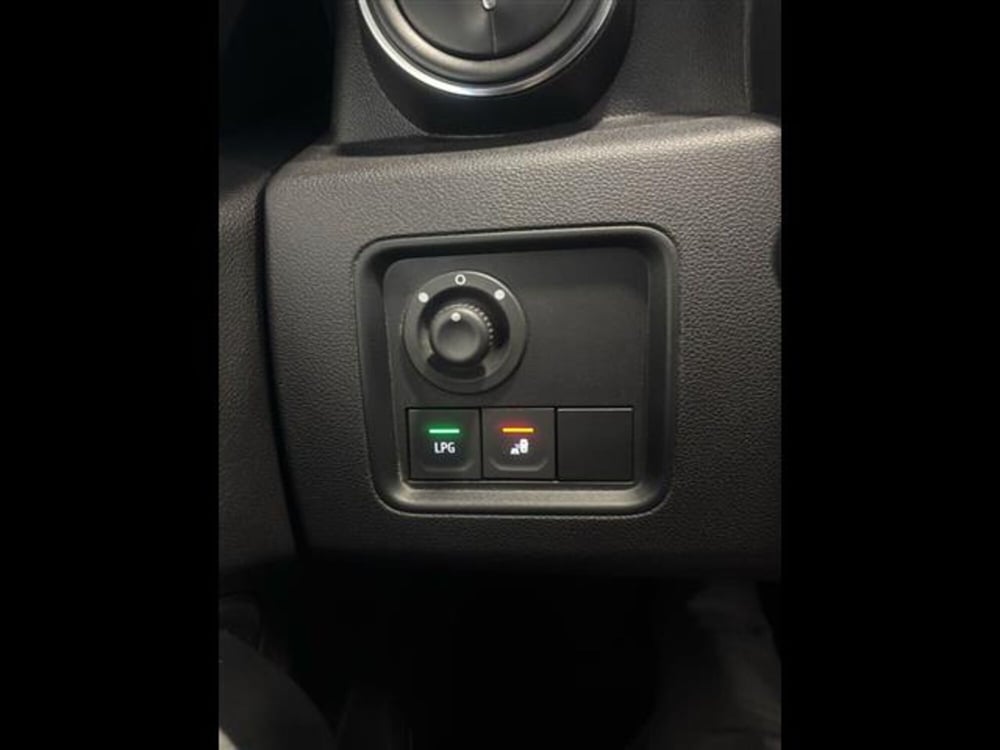 Dacia Duster usata a Siena (11)