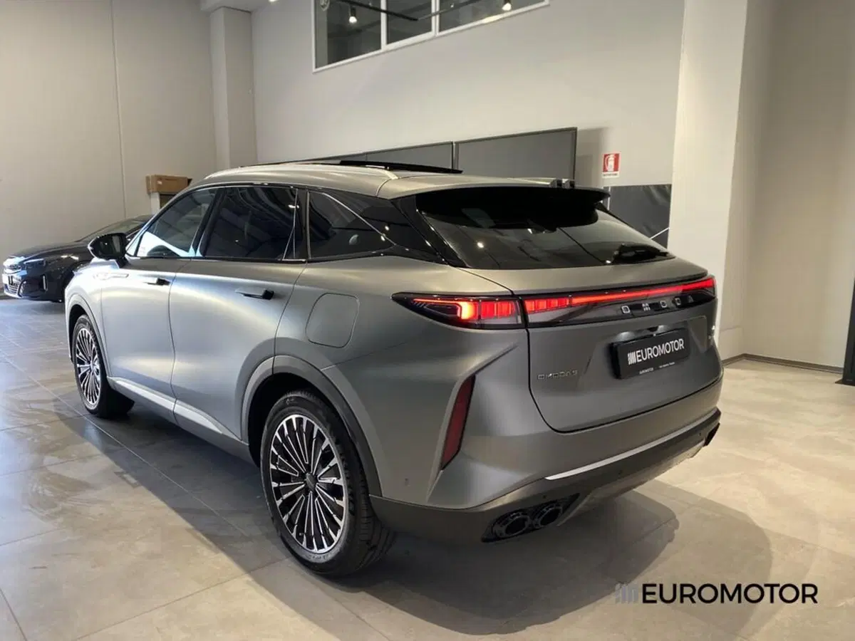 Omoda Omoda 9 SHS-P nuova a Bari (10)
