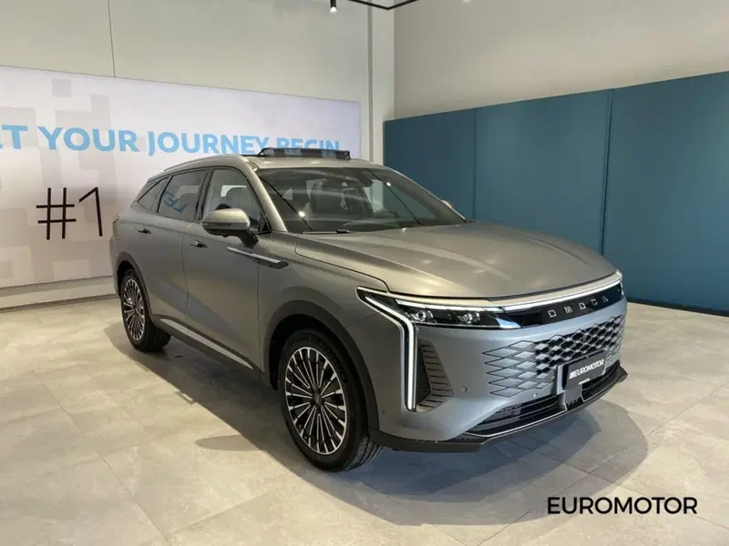 Omoda Omoda 9 SHS-P nuova a Bari (4)
