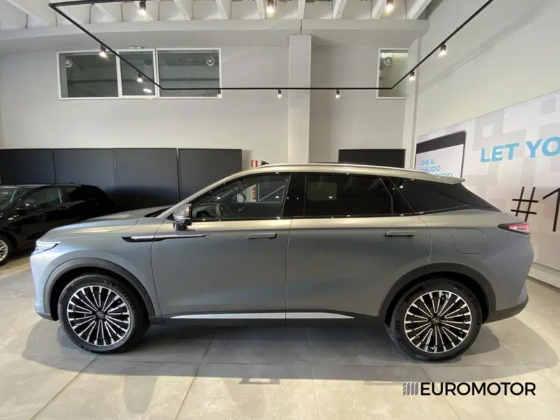 Omoda Omoda 9 SHS-P nuova a Bari (11)