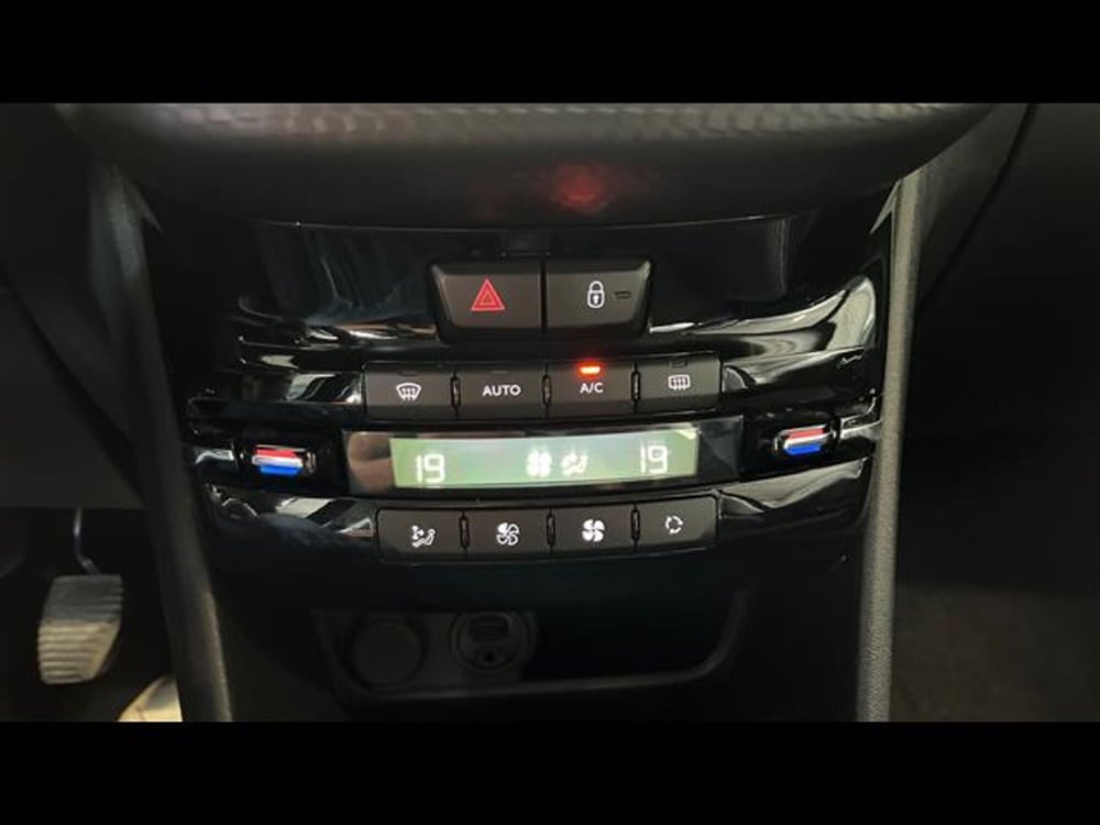Peugeot 208 usata a Treviso (12)