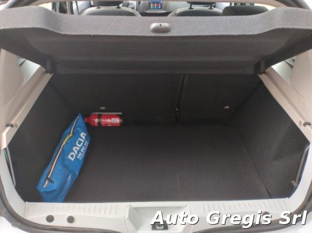 Dacia Sandero usata a Milano (17)