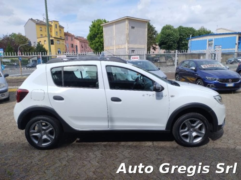 Dacia Sandero usata a Milano (6)