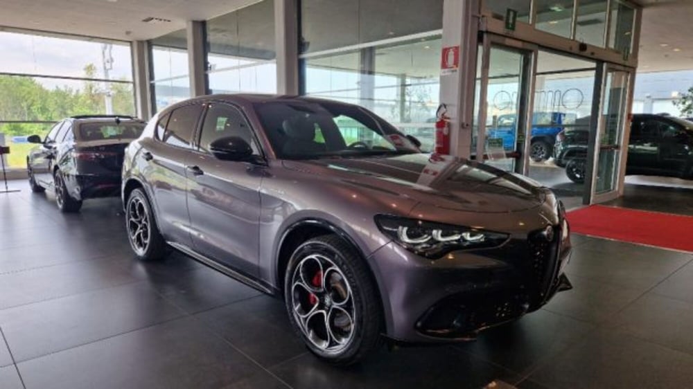 Alfa Romeo Stelvio usata a Modena (2)
