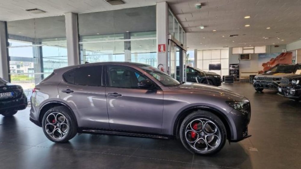 Alfa Romeo Stelvio usata a Modena (3)