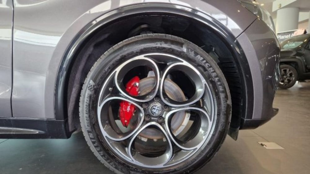Alfa Romeo Stelvio usata a Modena (8)