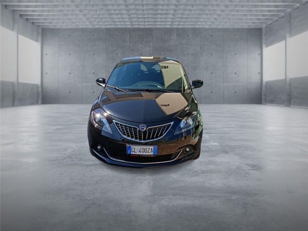 Lancia Ypsilon usata a Bari (2)