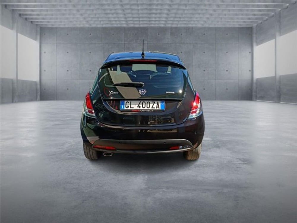Lancia Ypsilon usata a Bari (5)