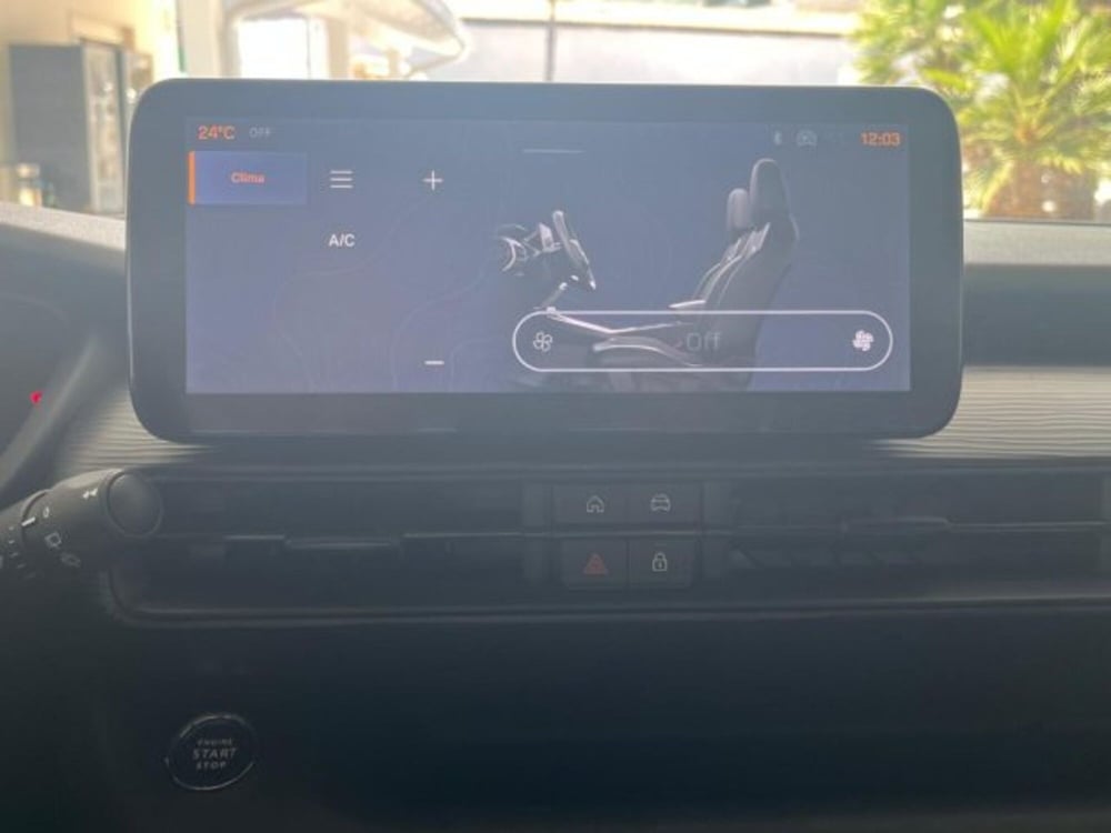 Jeep Avenger nuova a Trapani (10)