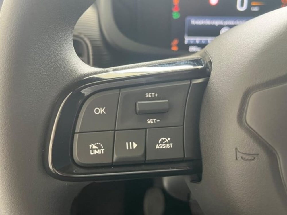 Jeep Avenger nuova a Trapani (19)