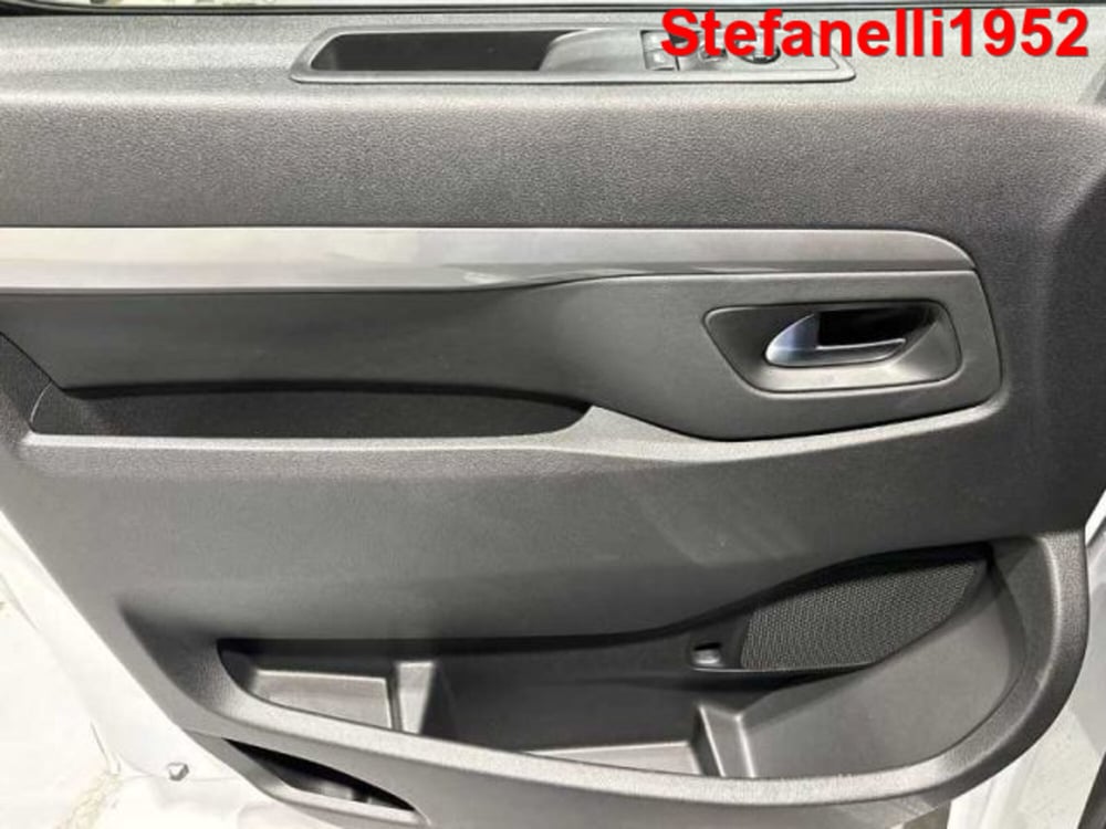 Opel Vivaro Furgone nuova a Bologna (10)