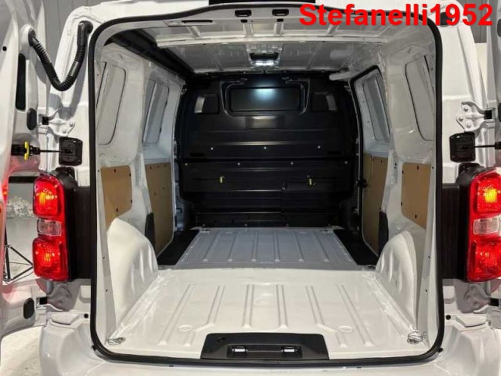 Opel Vivaro Furgone nuova a Bologna (7)