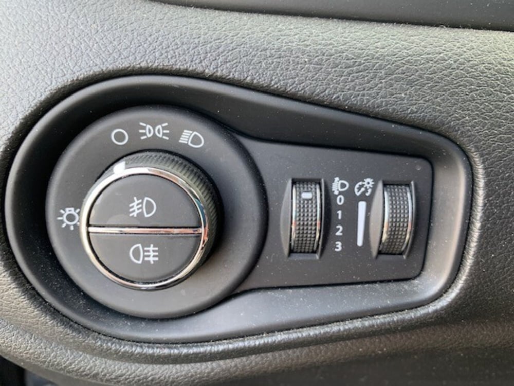 Jeep Renegade usata a Catania (12)