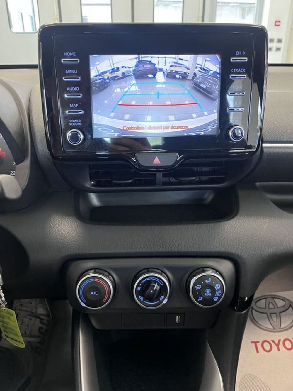 Toyota Yaris usata a Prato (11)