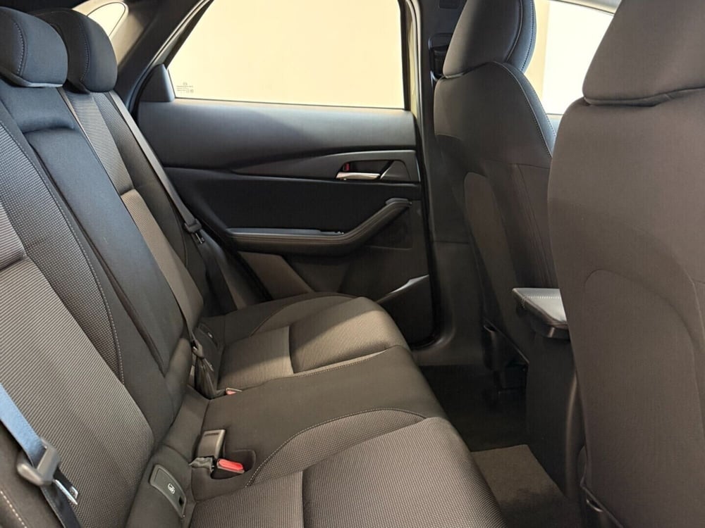 Mazda CX-30 nuova a Napoli (9)