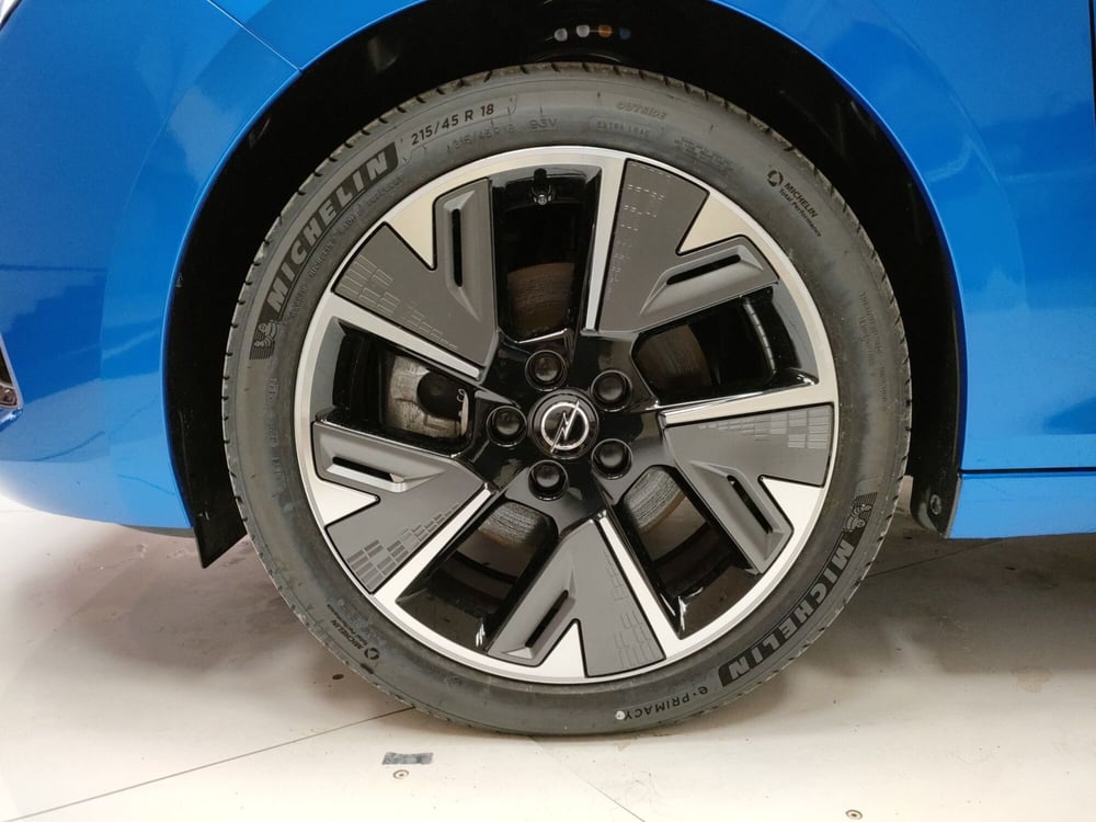 Opel Astra nuova a Teramo (7)