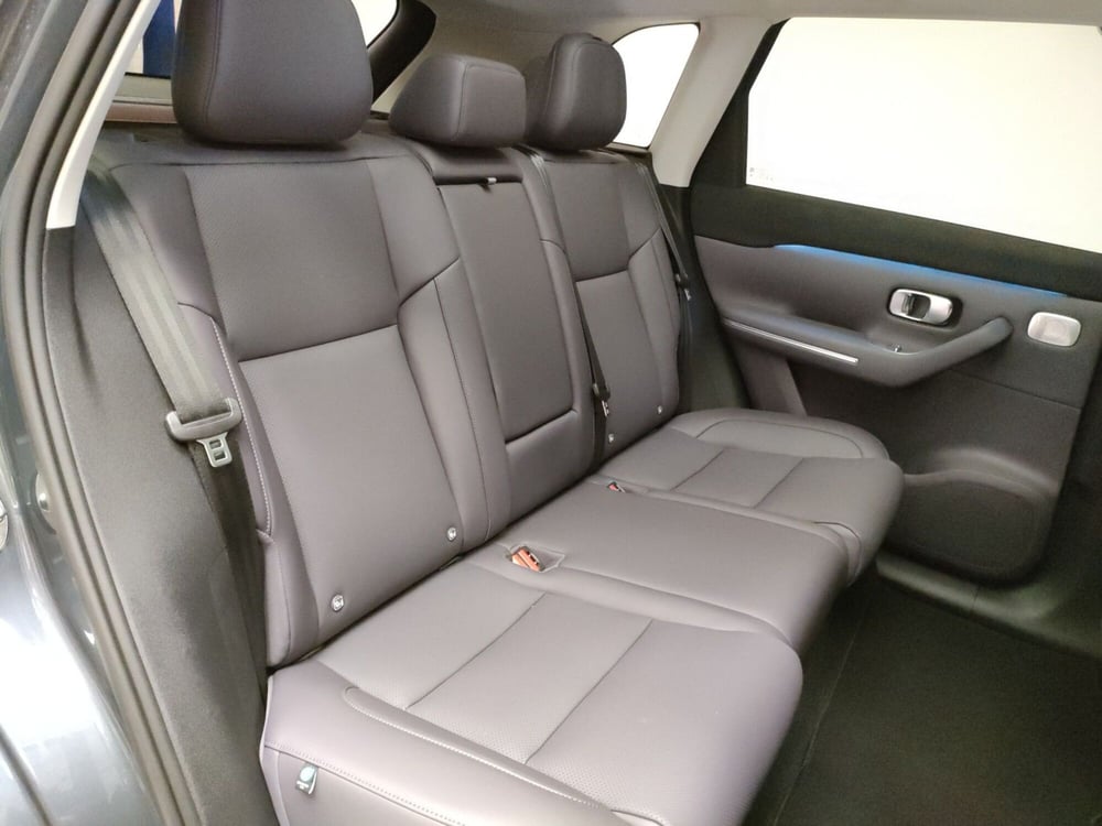 Leapmotor C10 nuova a Teramo (14)